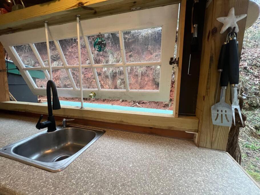 Private Mtn Shack W/ Fast Wifi, Bbq & View