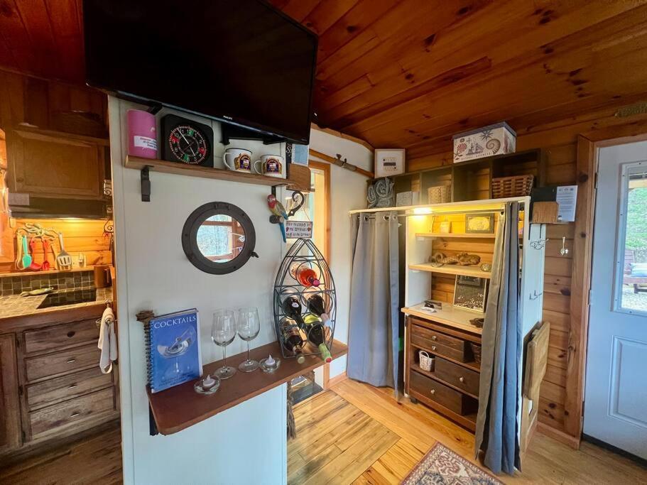 Hébergement de vacances Private Mtn Shack W/ Fast Wifi, Bbq & View *